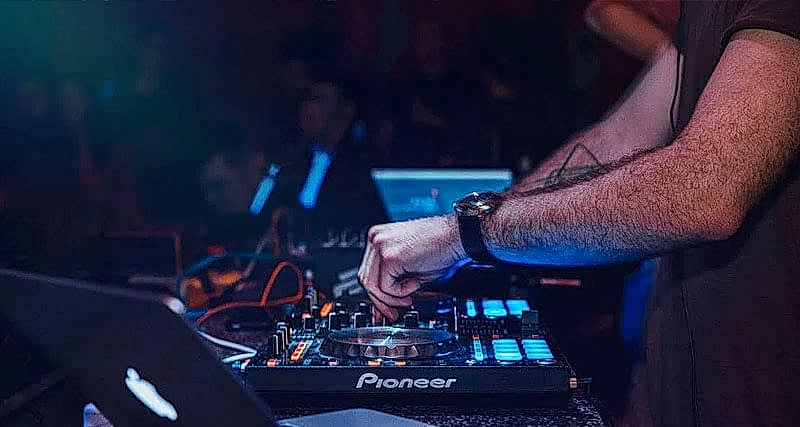 Kurumsal Etkinlik DJ Kiralama